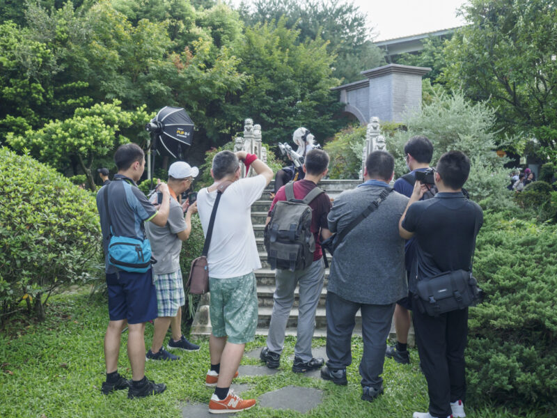 台湾FF公園でコスプレ撮影する人々